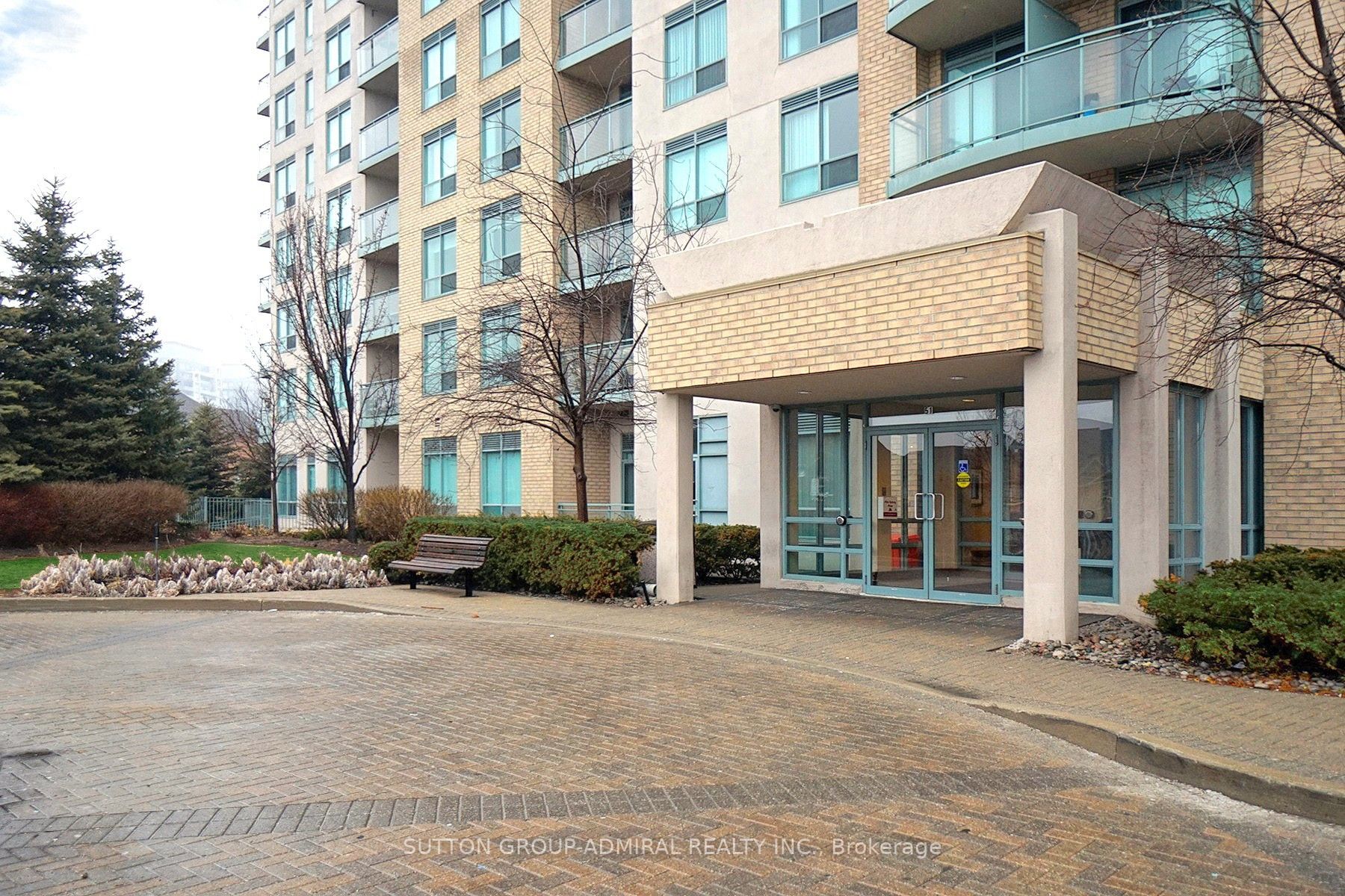 51 Baffin Crt S, #815