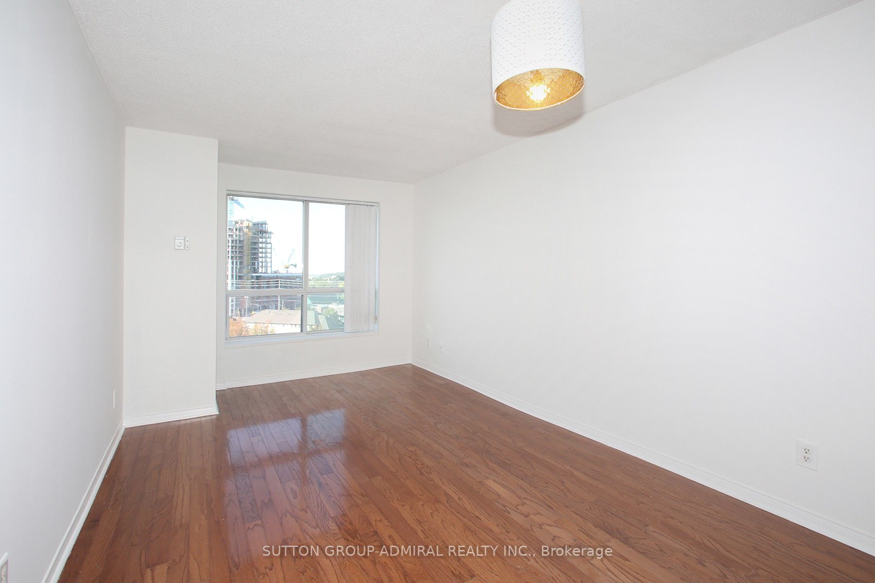 51 Baffin Crt S, #815