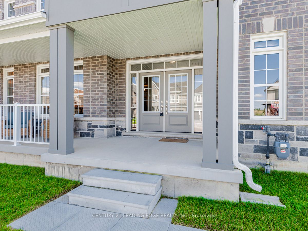 109 Strachan Tr