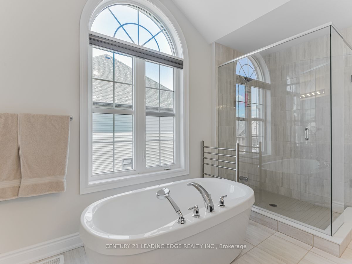 109 Strachan Tr