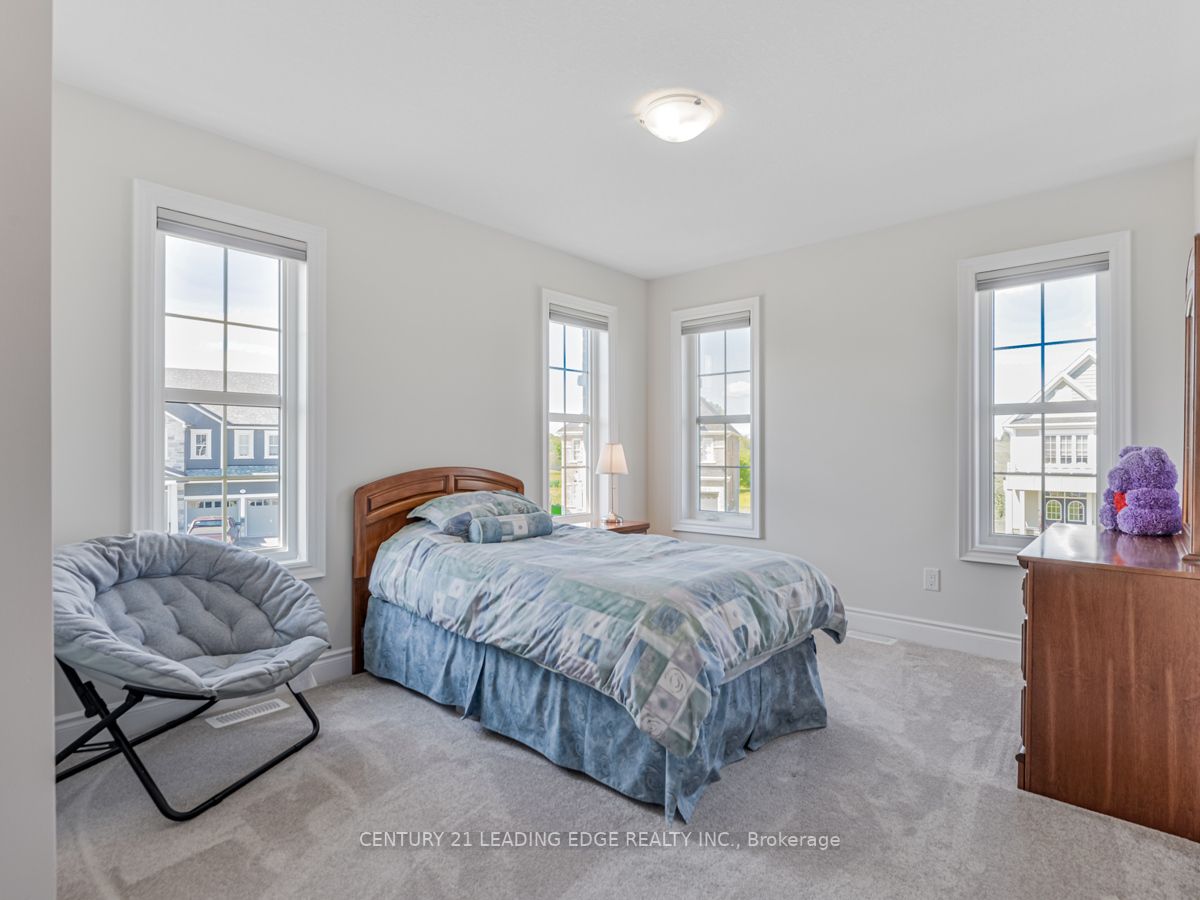 109 Strachan Tr