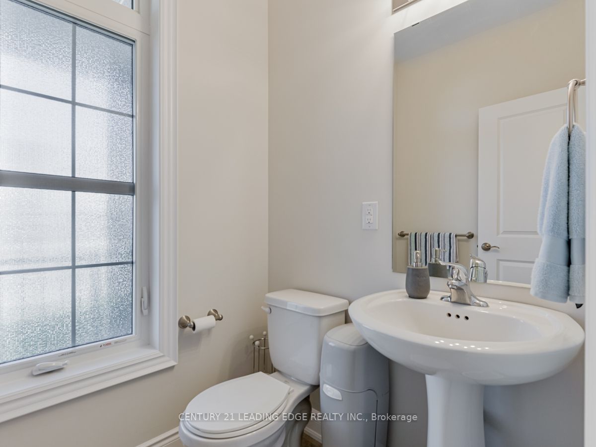 109 Strachan Tr