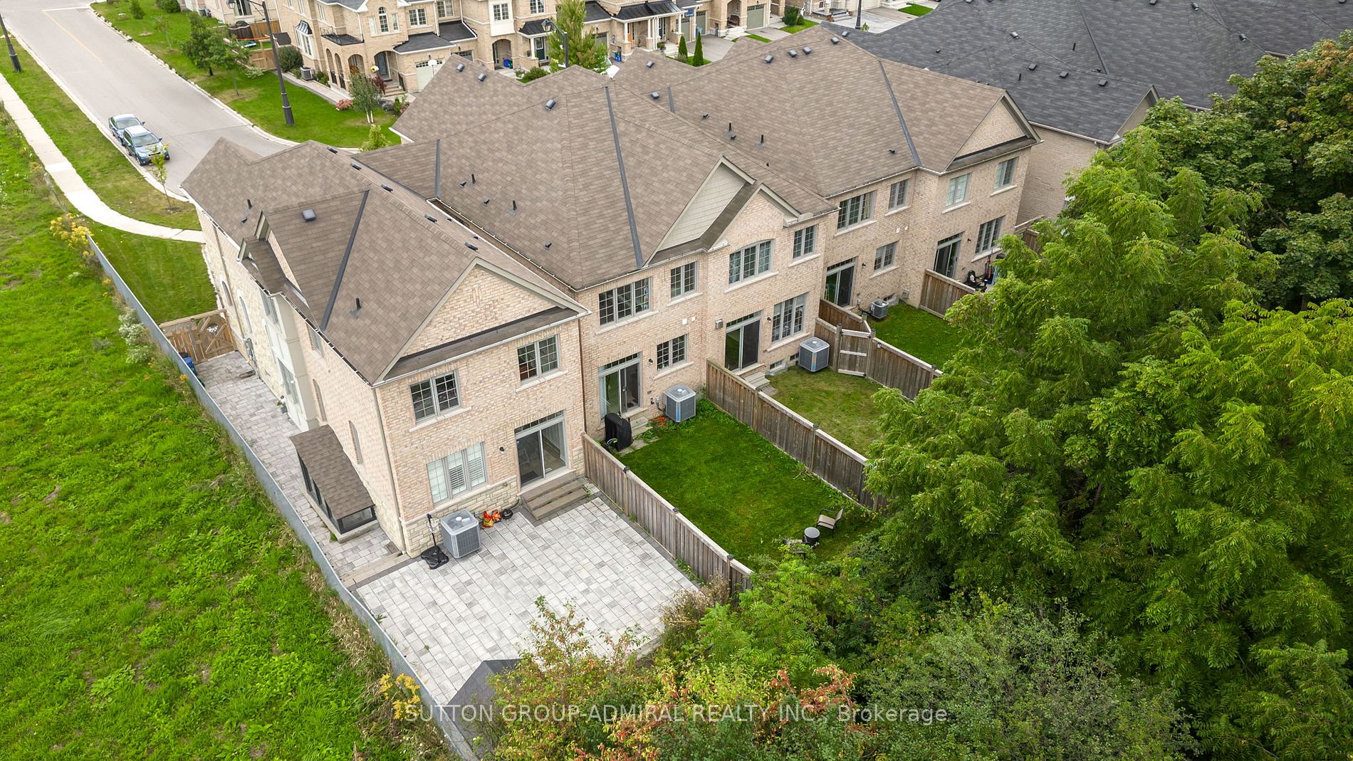 78 Paper Mills Cres