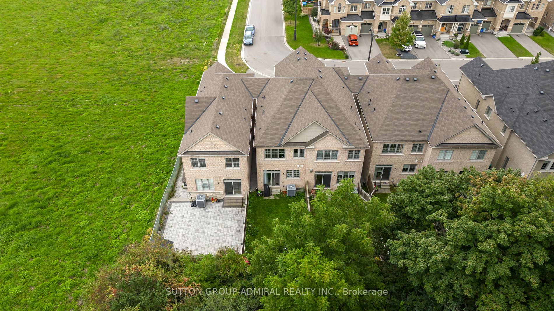 78 Paper Mills Cres