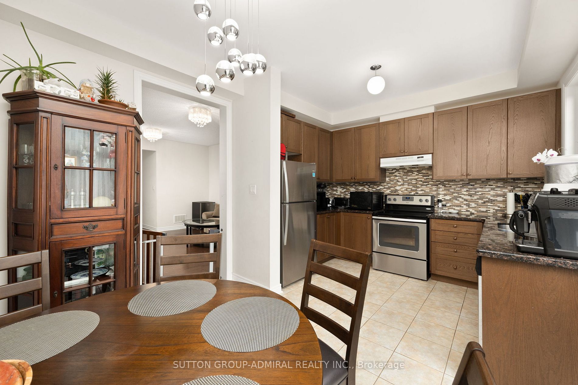 78 Paper Mills Cres