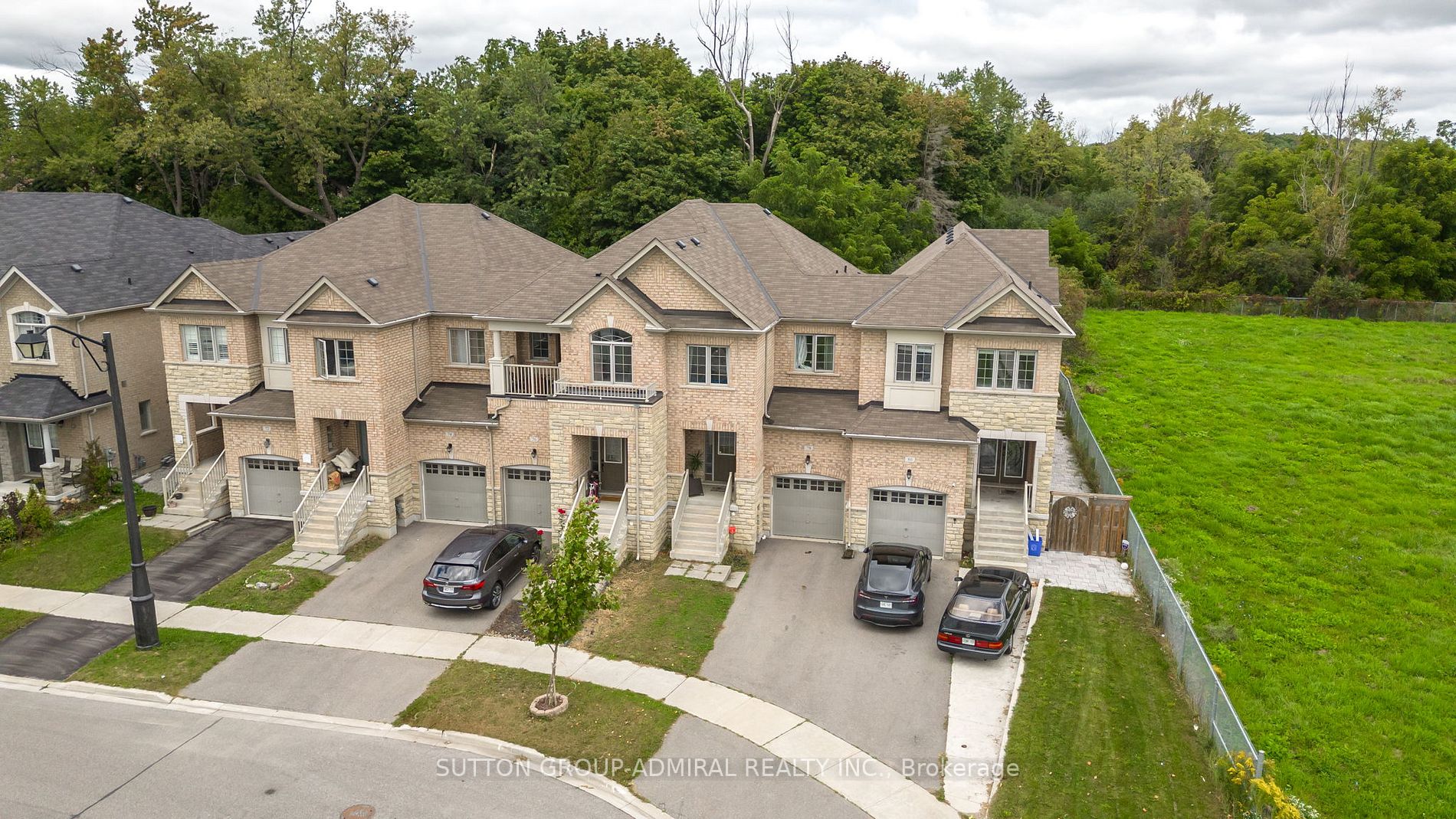 78 Paper Mills Cres