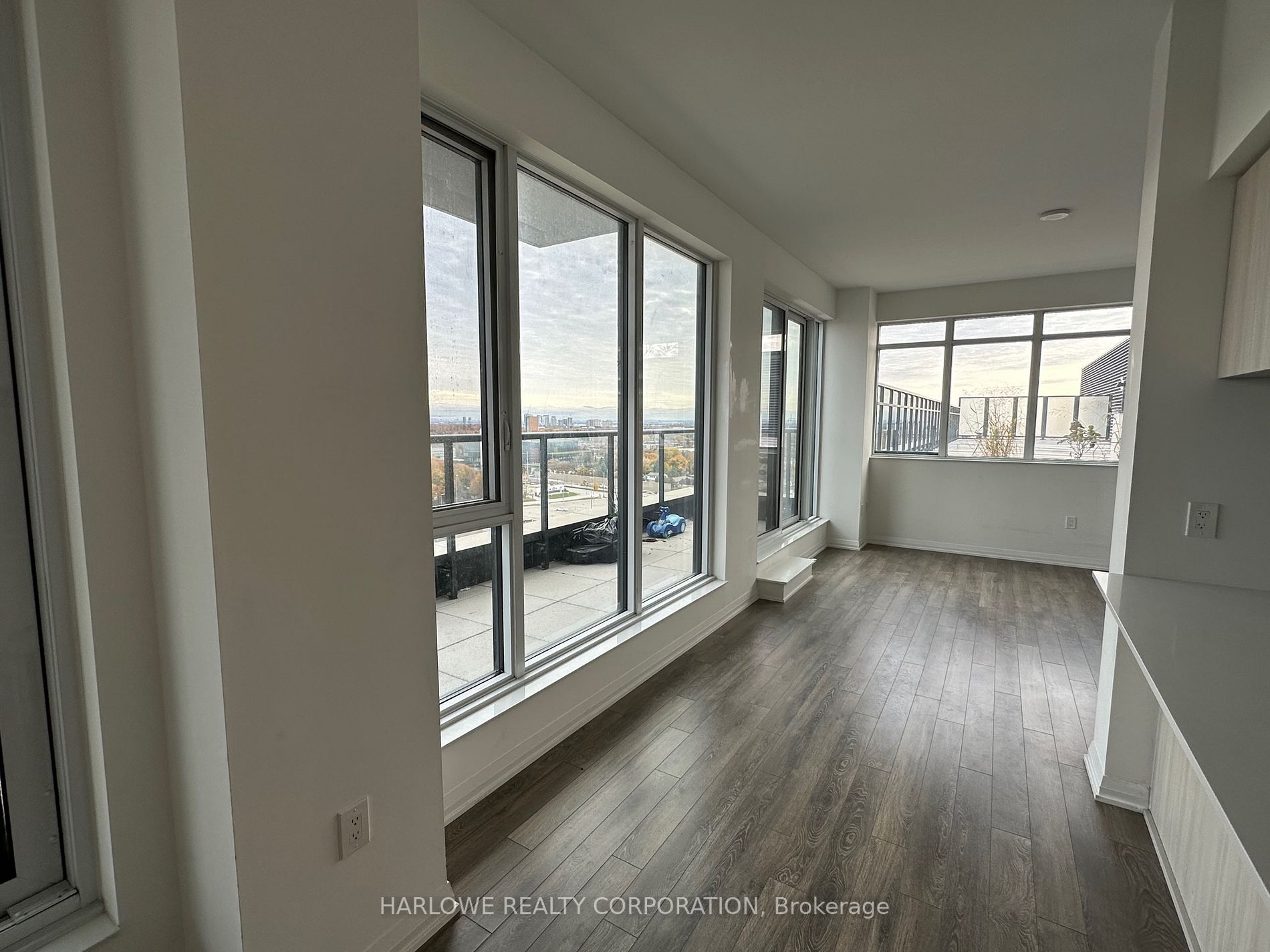 99 Eagle Rock Way, #911