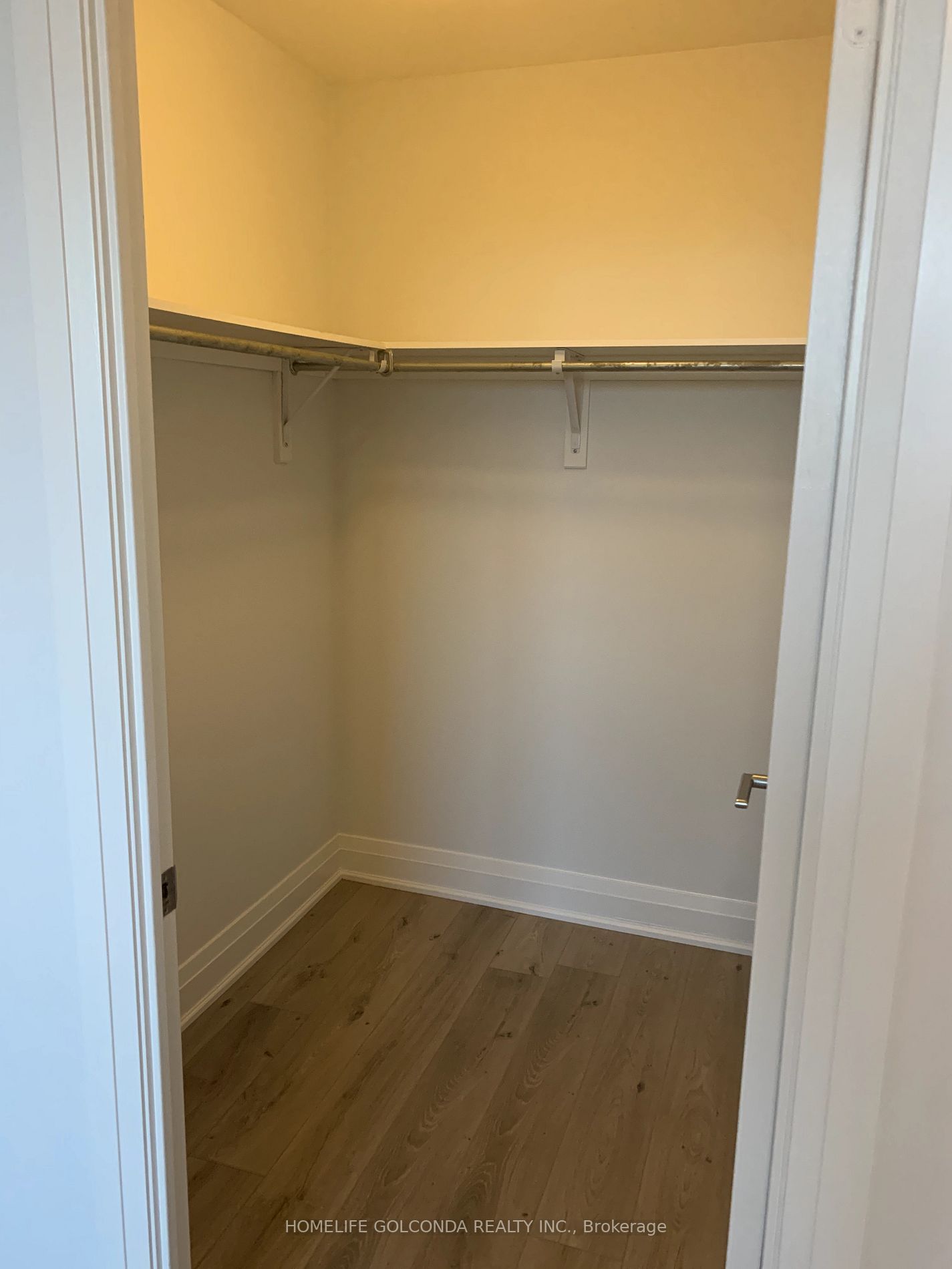 7167 Yonge St, #908