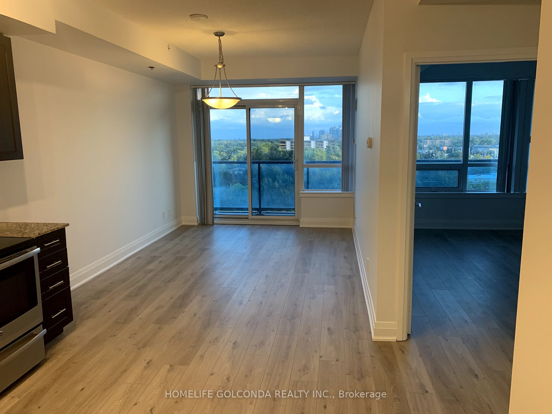 7167 Yonge St, #908