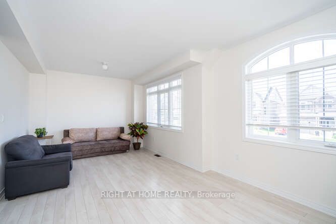 10 Janes Cres