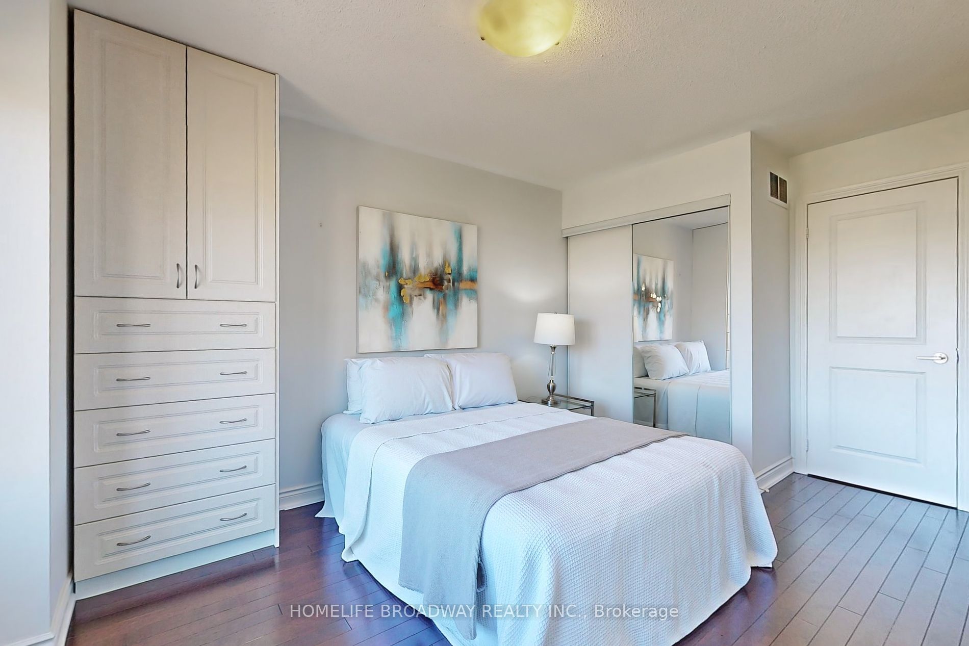 271 South Park Rd, #Th 27