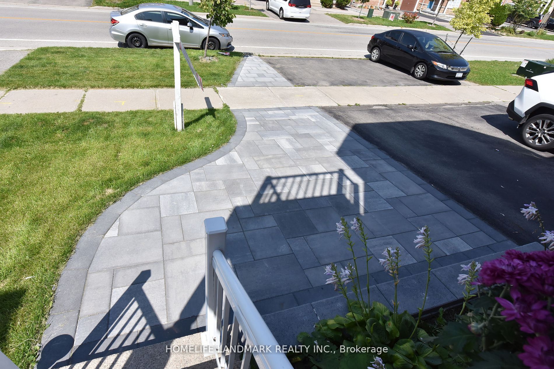 207 Old Colony Rd