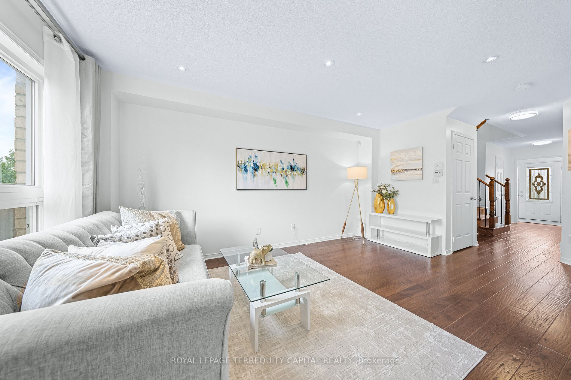 61 Long St