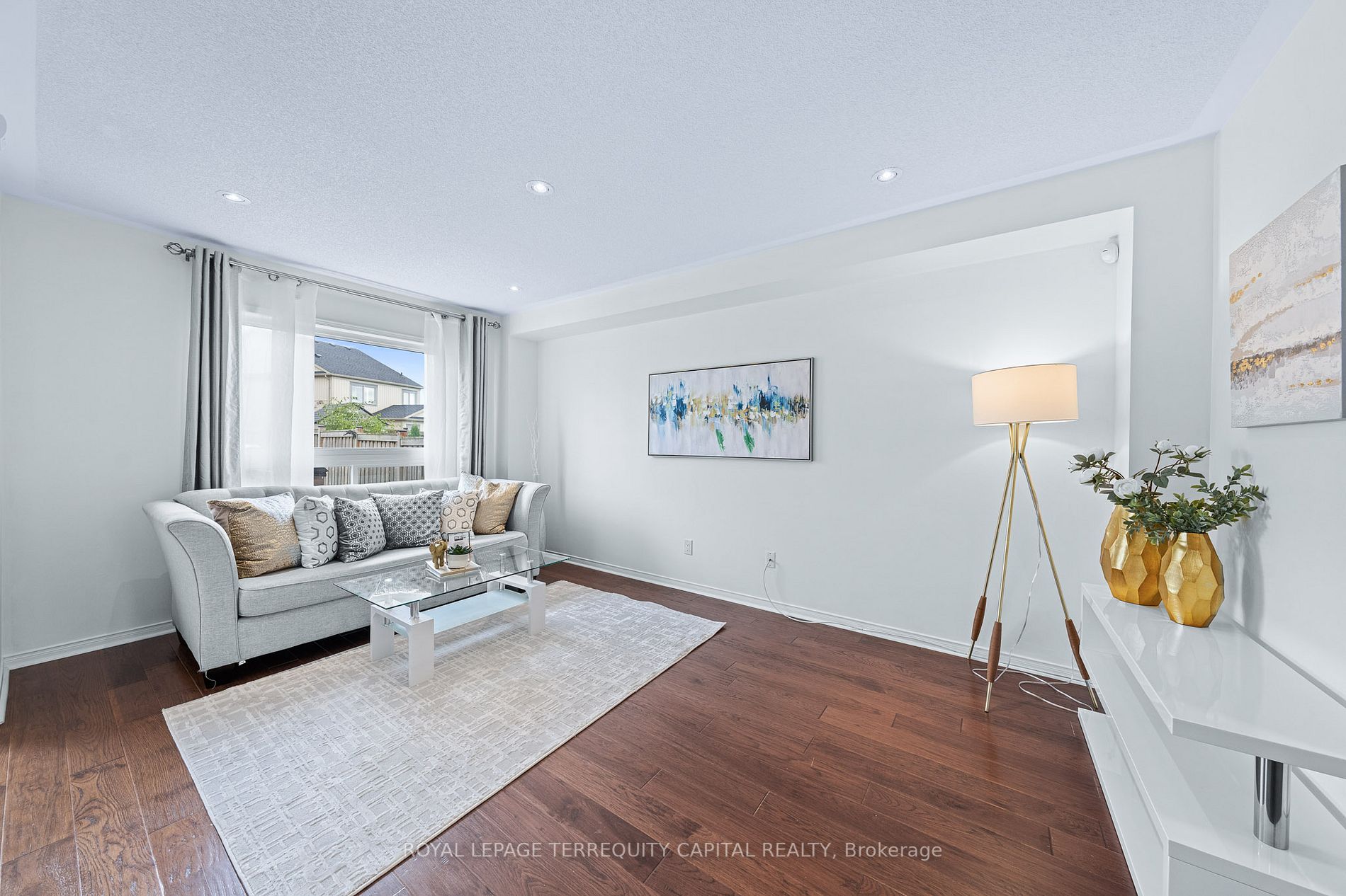 61 Long St