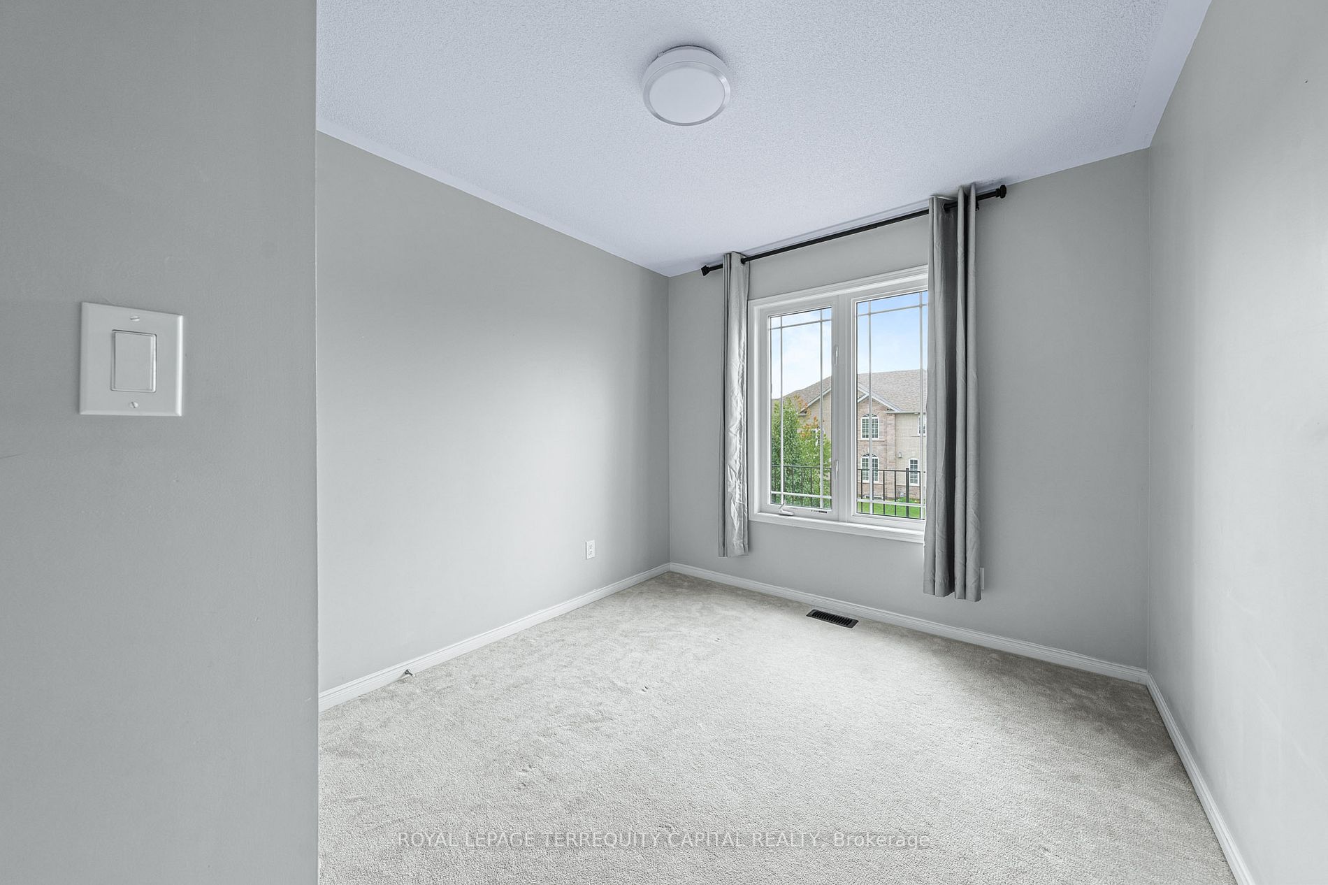 61 Long St