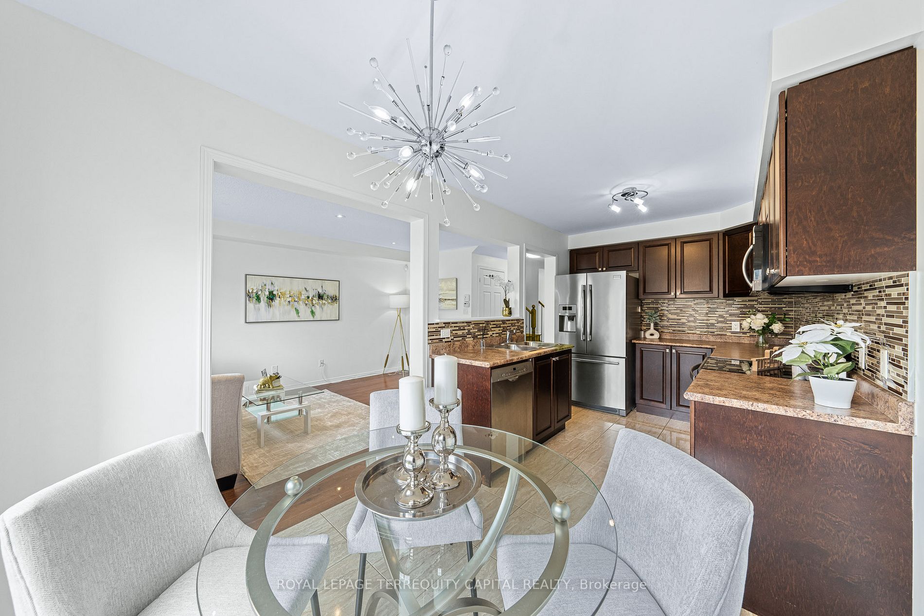 61 Long St