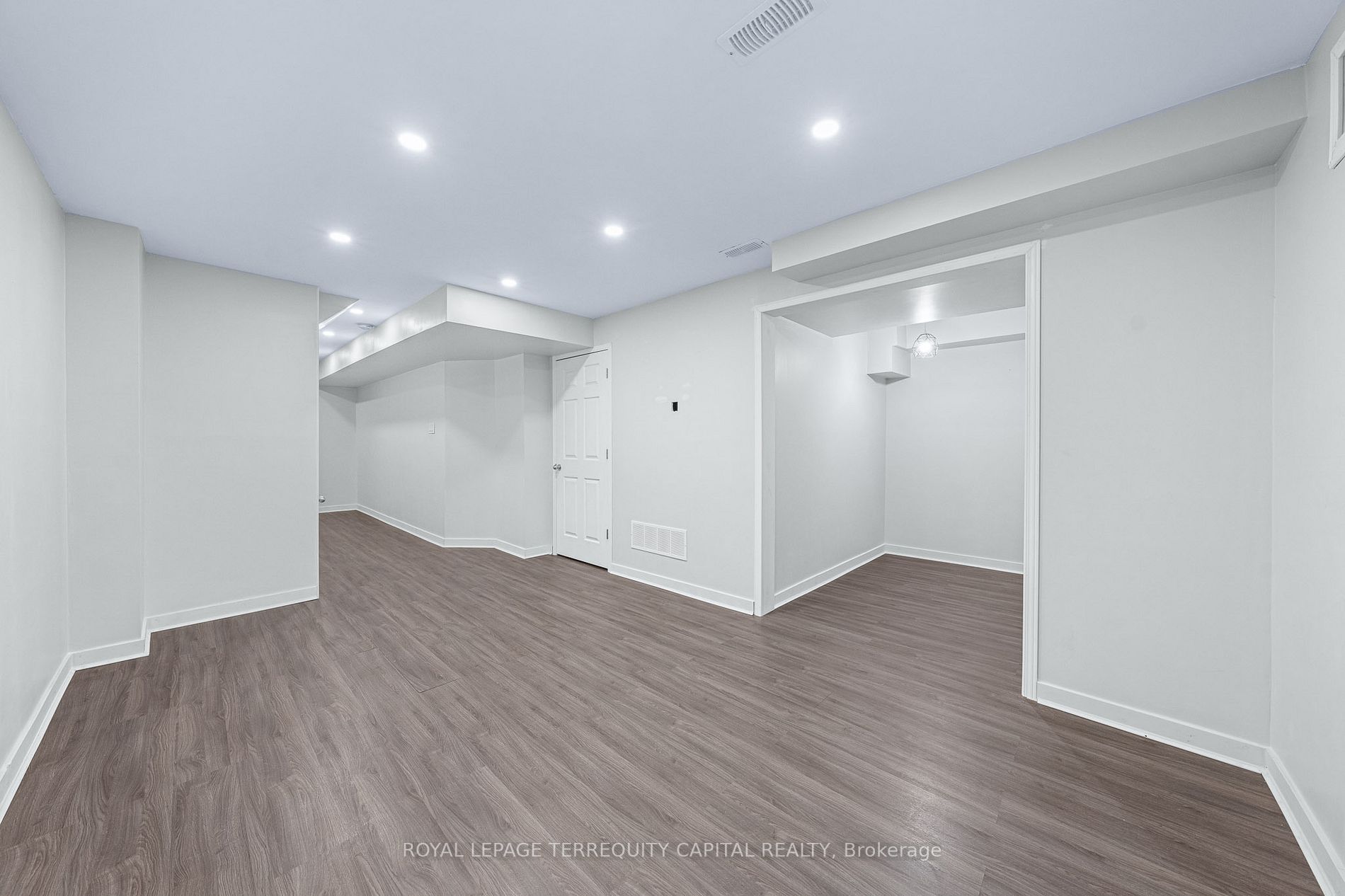 61 Long St