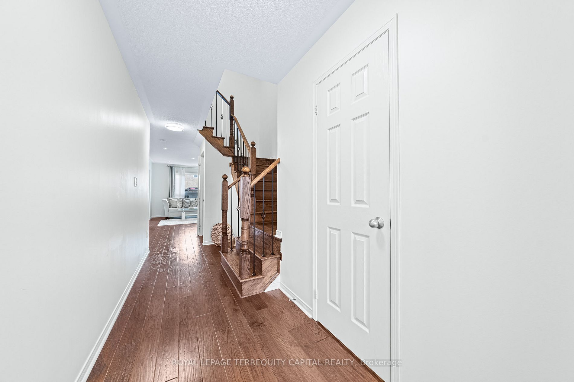 61 Long St