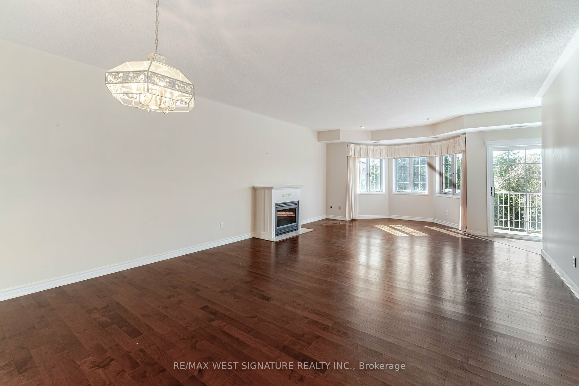 75 Treelawn Blvd, #204