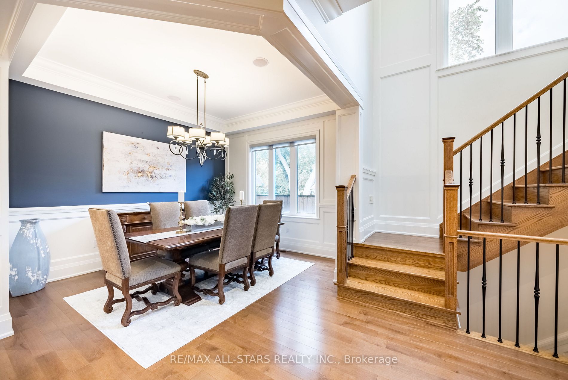 19 Manitoba St