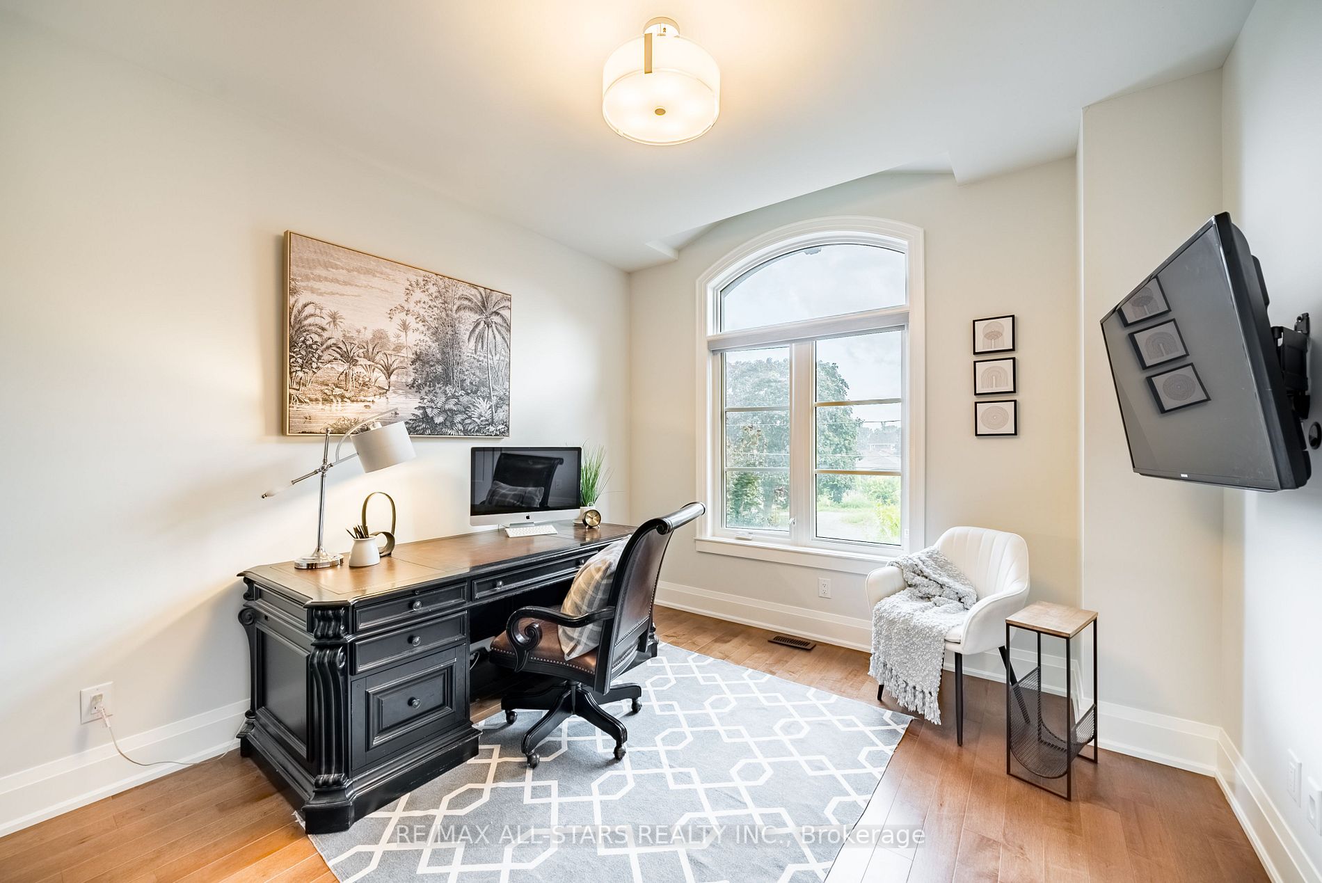 19 Manitoba St