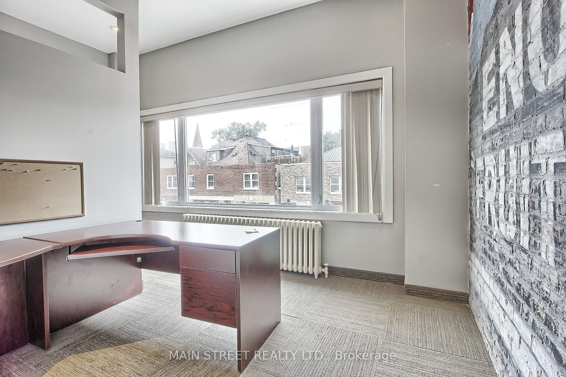 243/245 Main St S