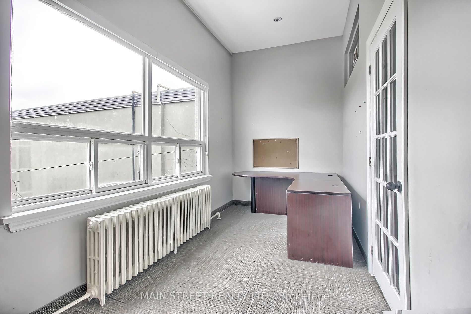 243/245 Main St S