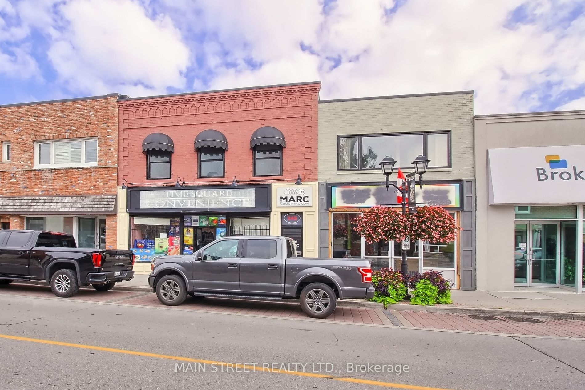 243/245 Main St S