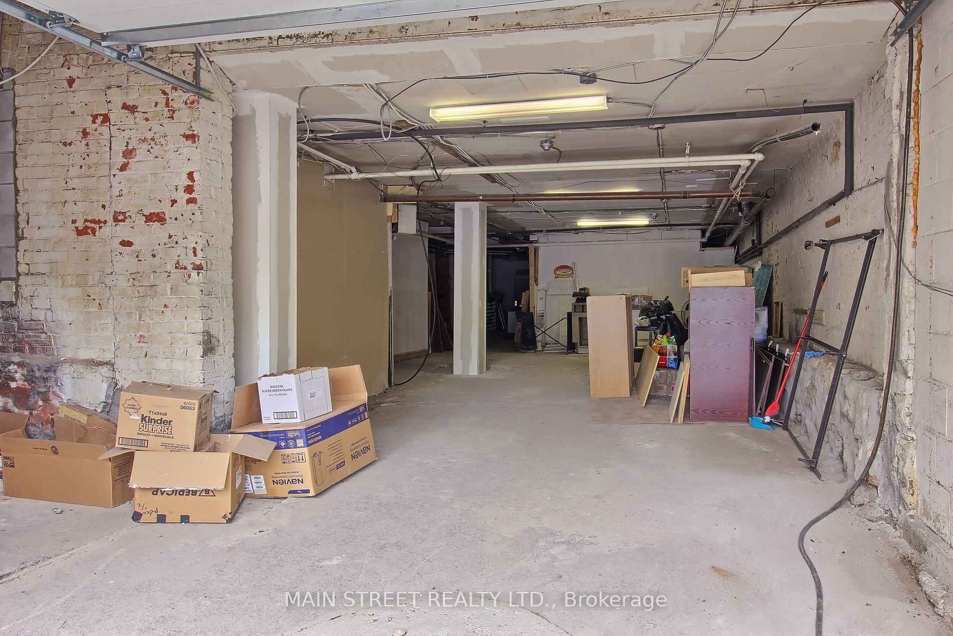 243/245 Main St S