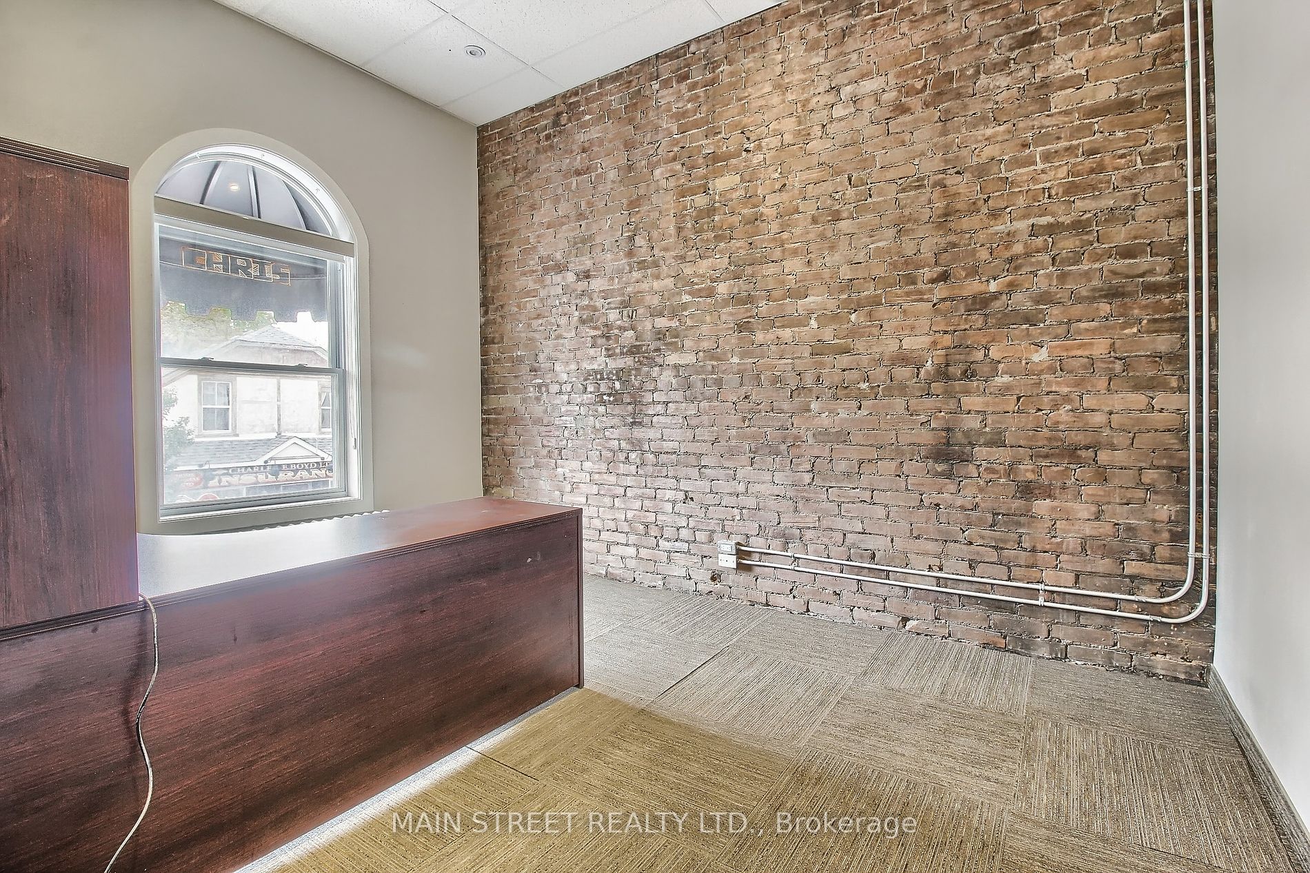 243/245 Main St S