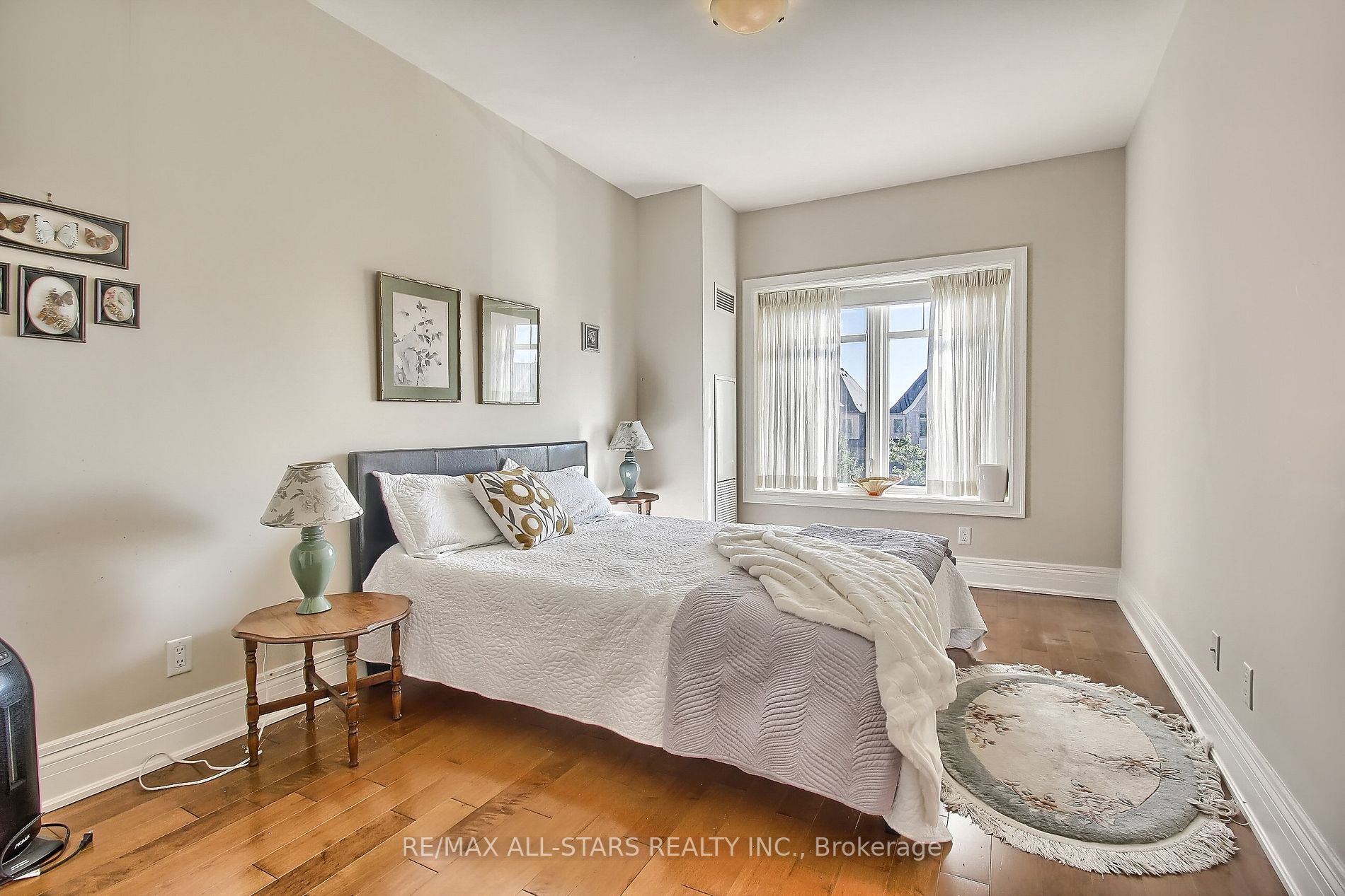 80 Burns Blvd, #208