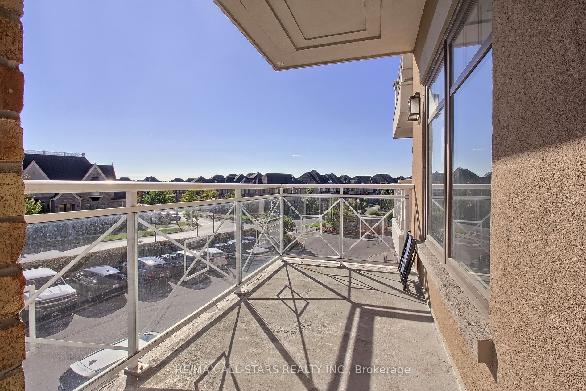 80 Burns Blvd, #208