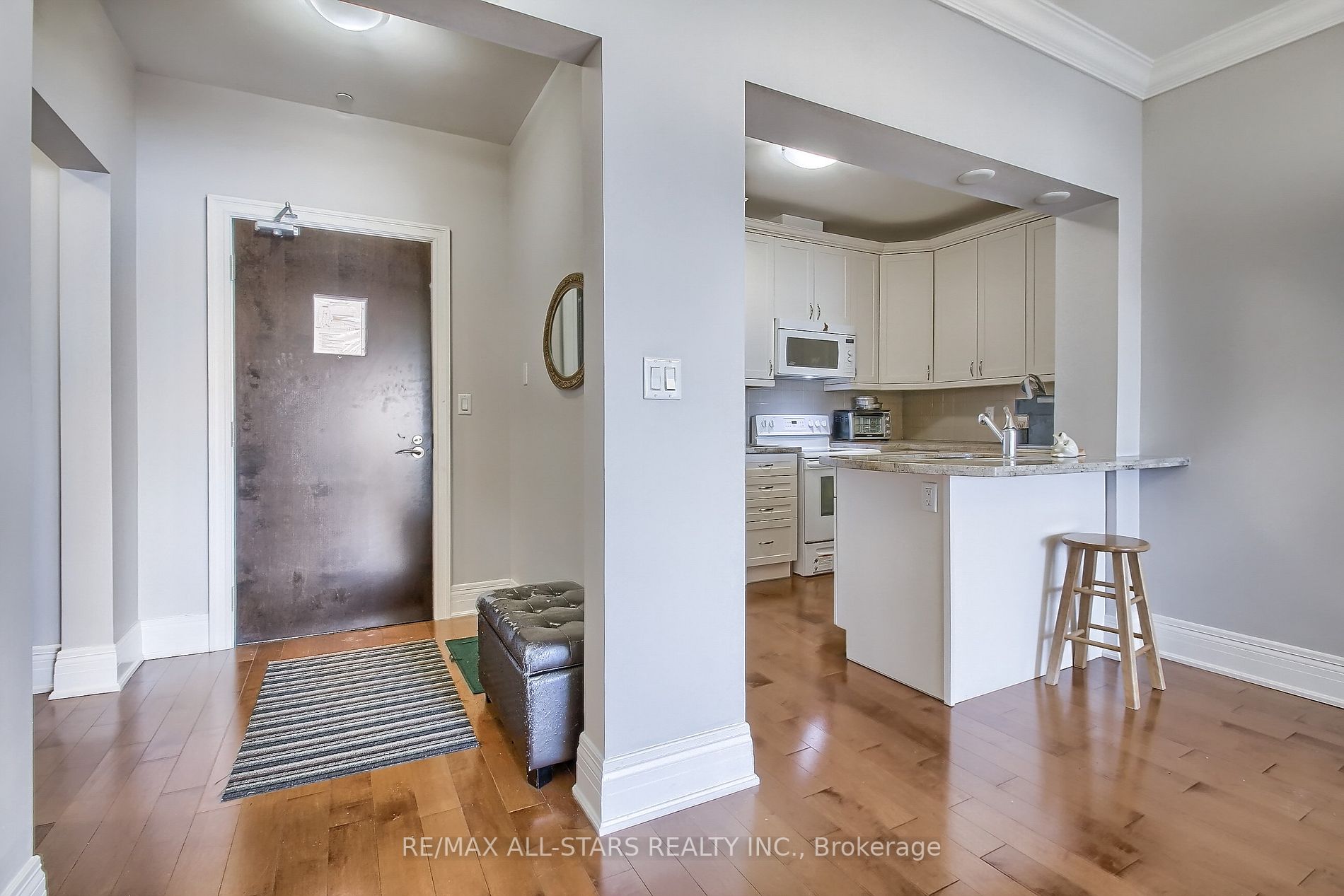 80 Burns Blvd, #208