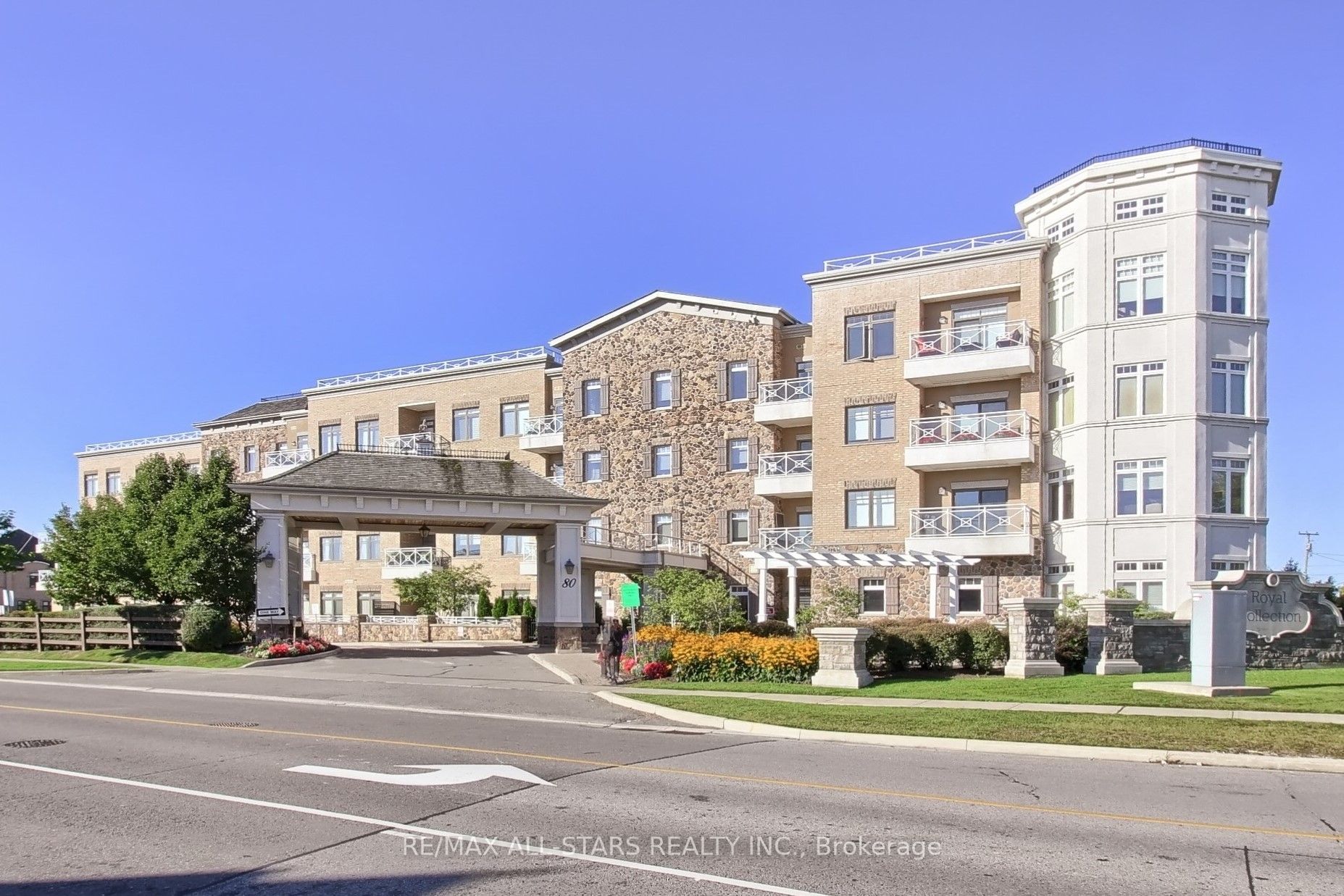 80 Burns Blvd, #208