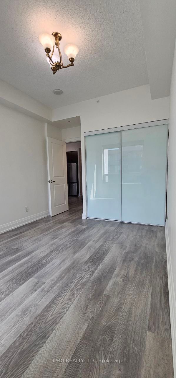 7165 Yonge St, #910