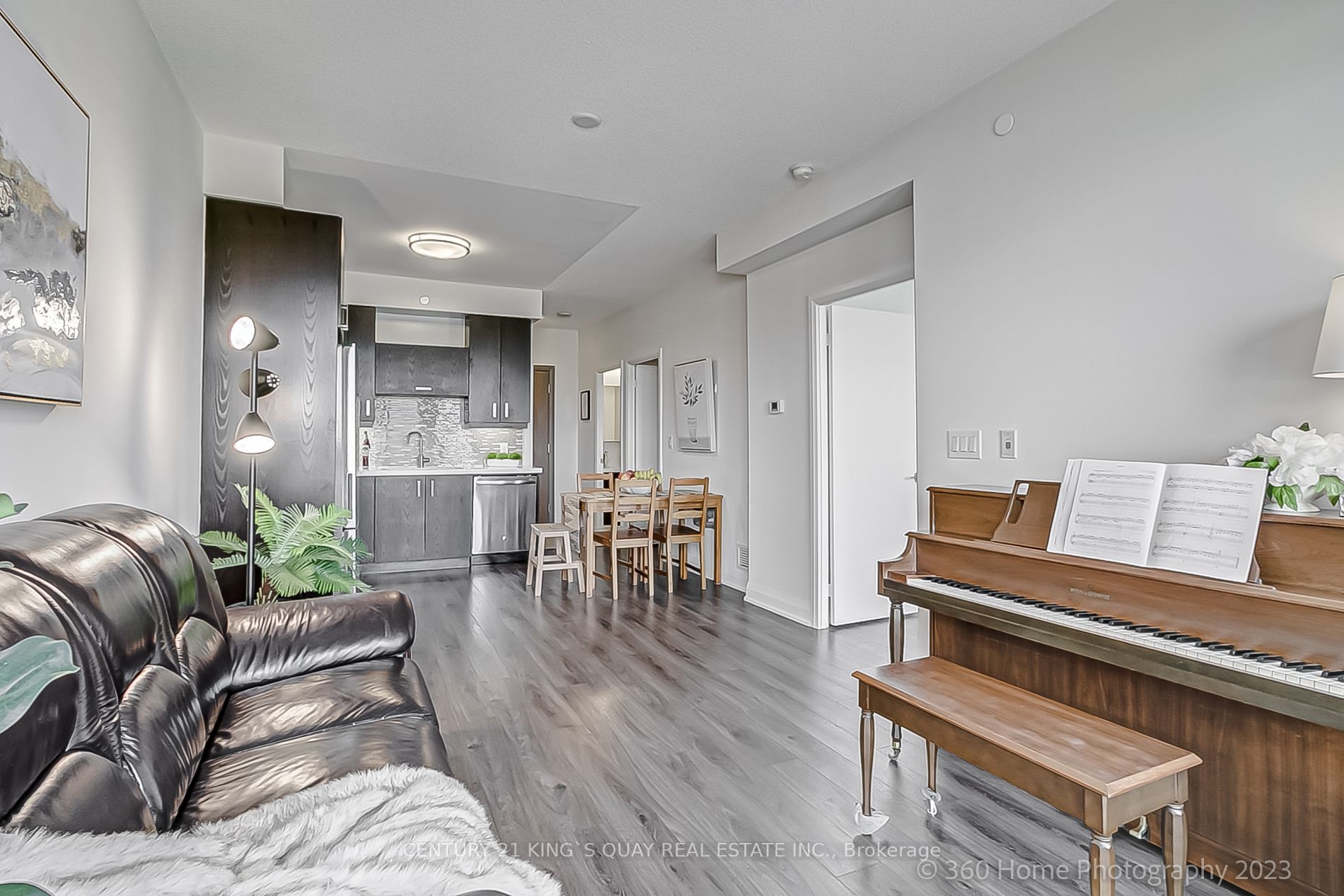 28 Uptown Drive, #715