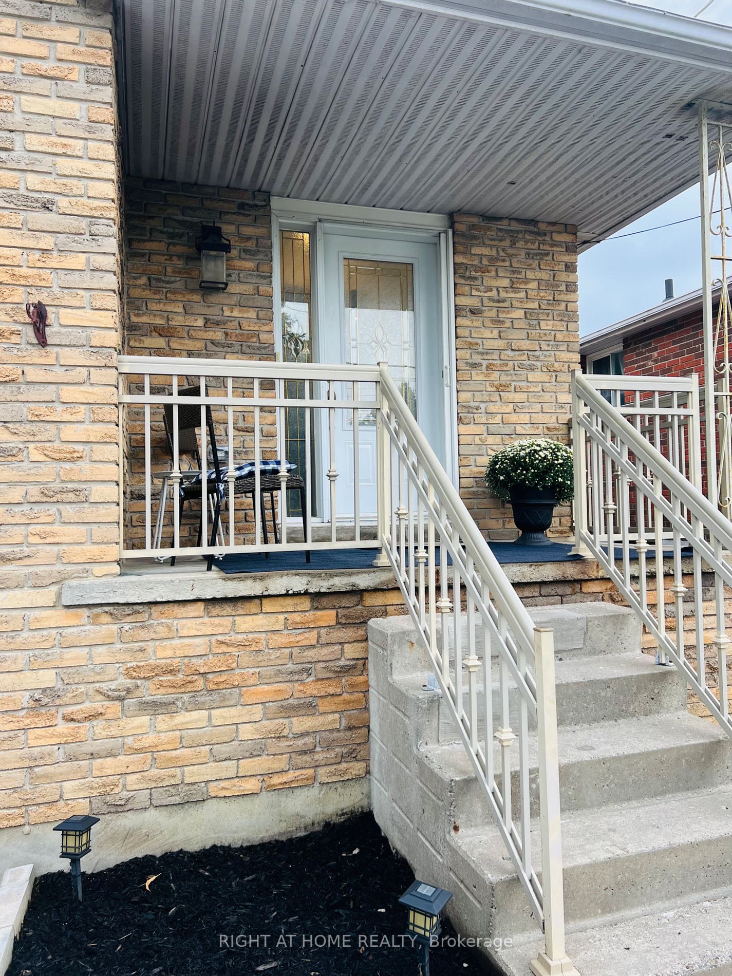 397 Simcoe Rd, #Upper