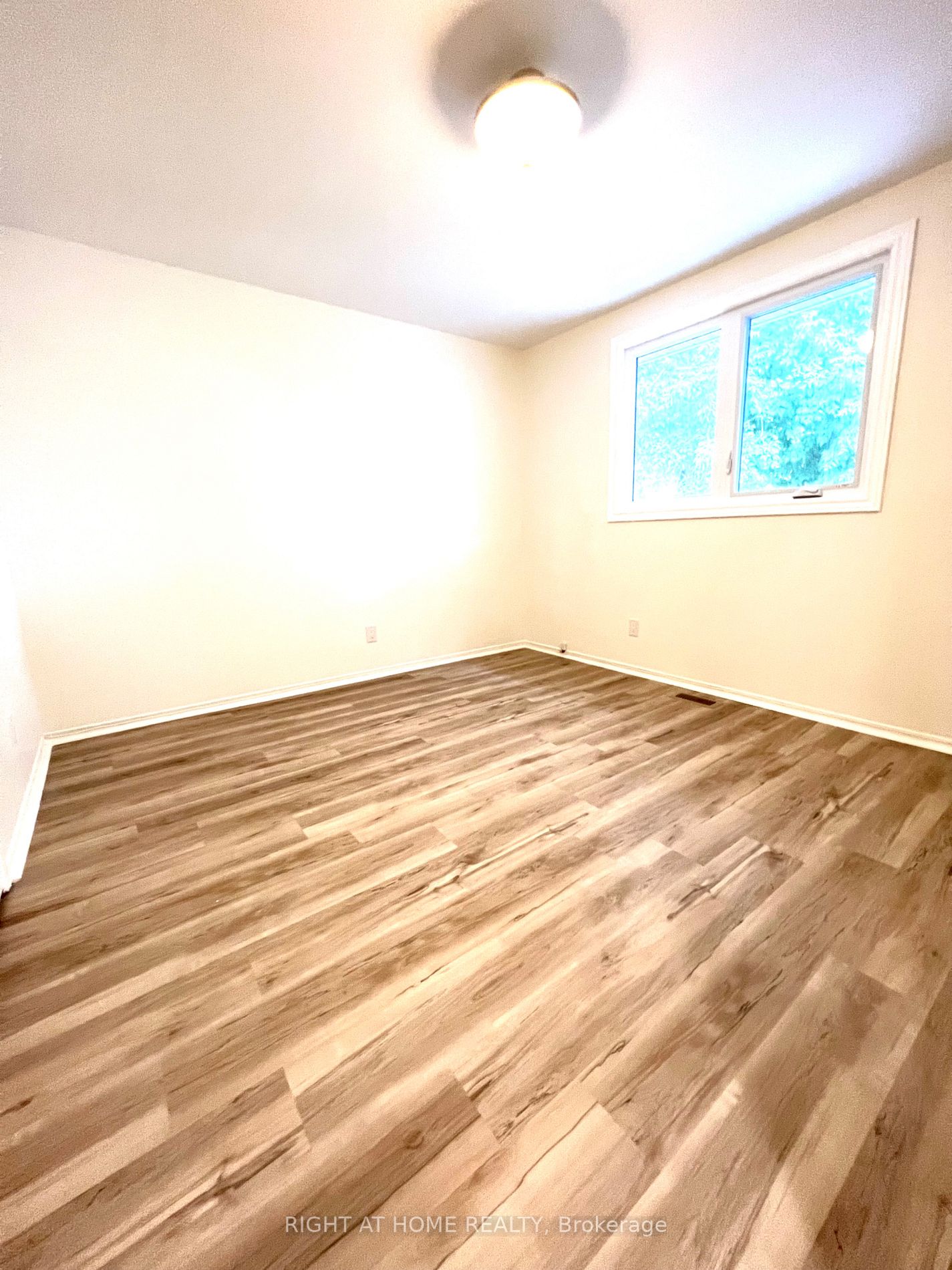 397 Simcoe Road, #Upper