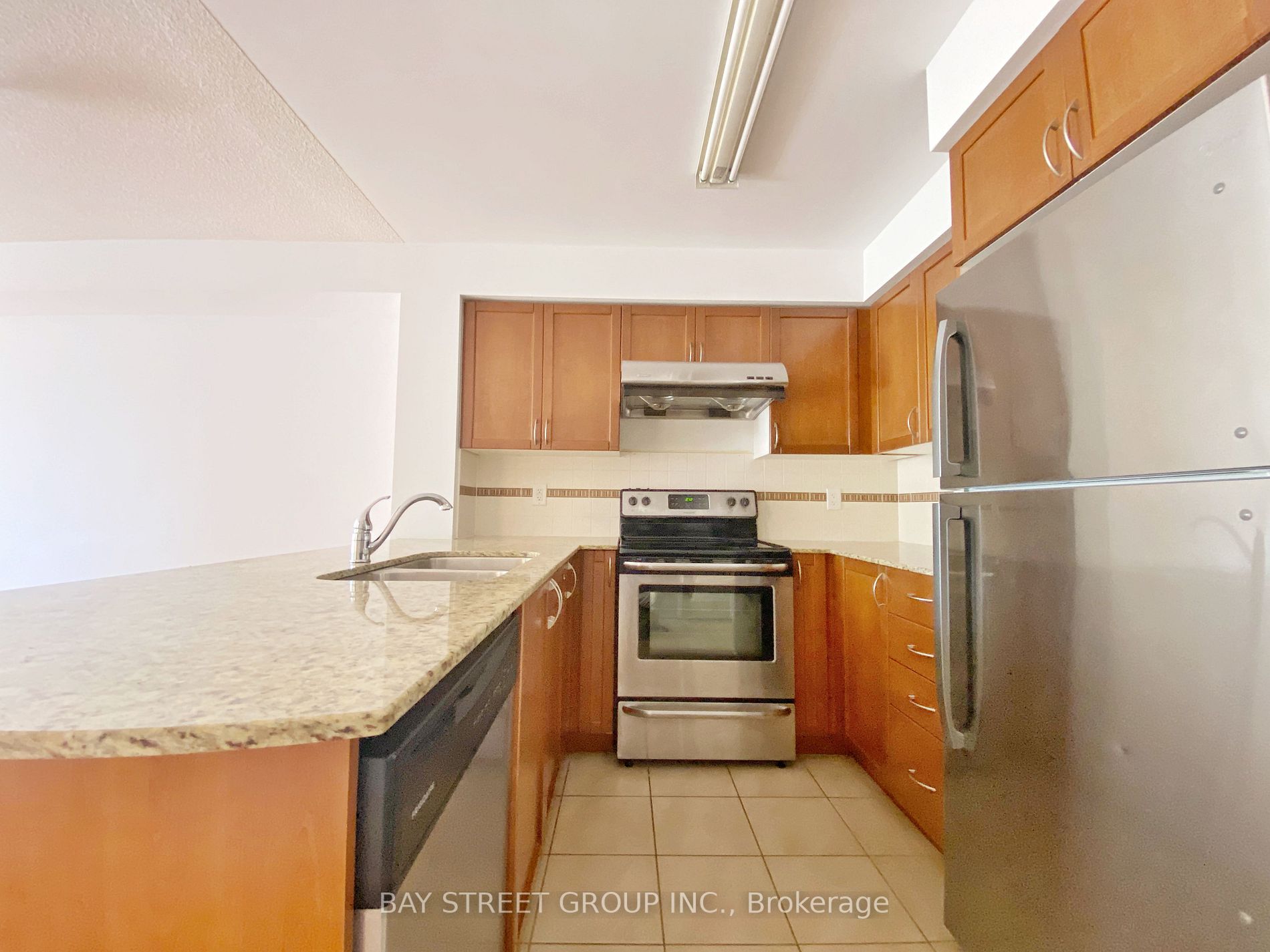 73 King William Cres, #705