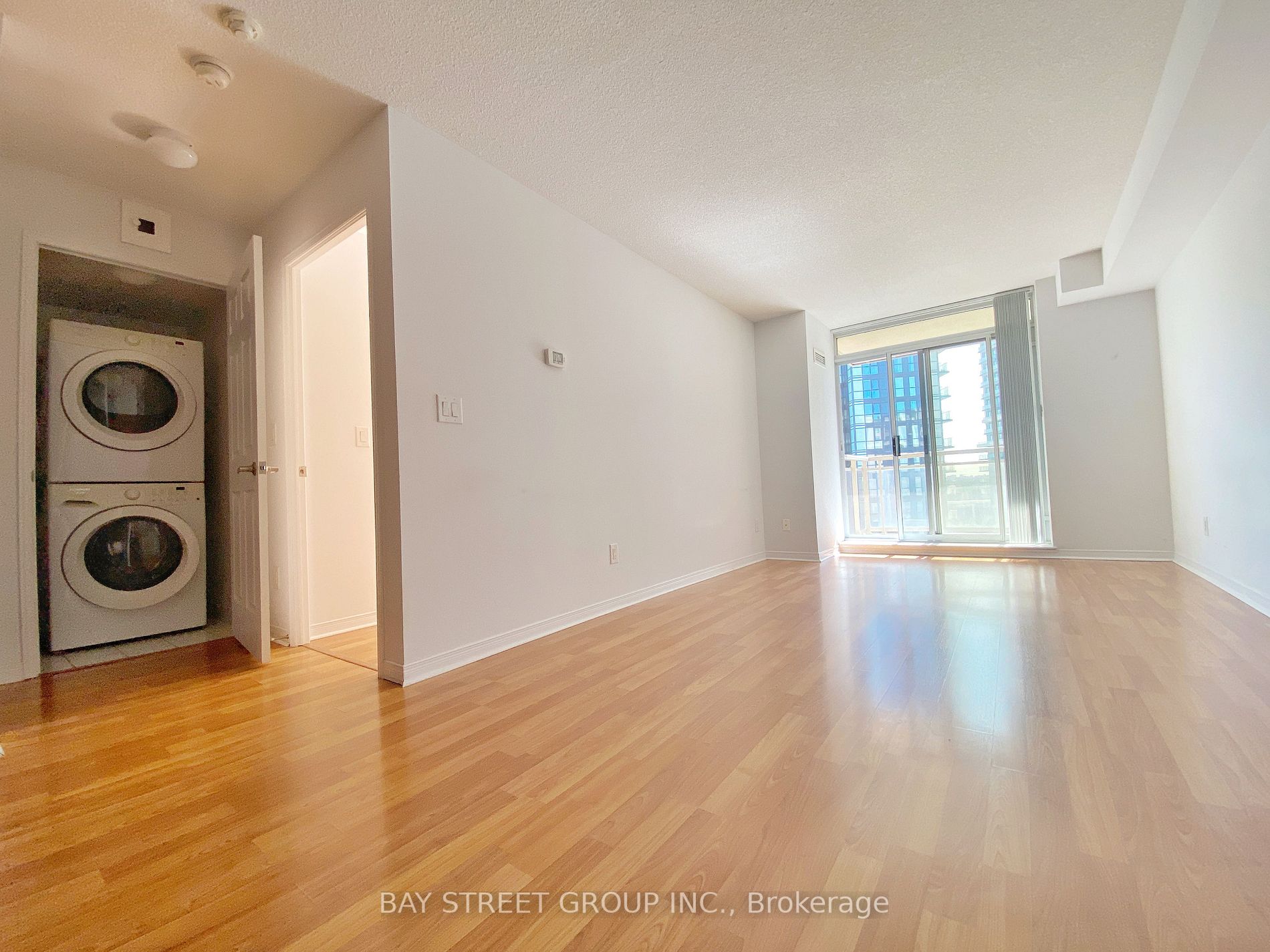 73 King William Cres, #705