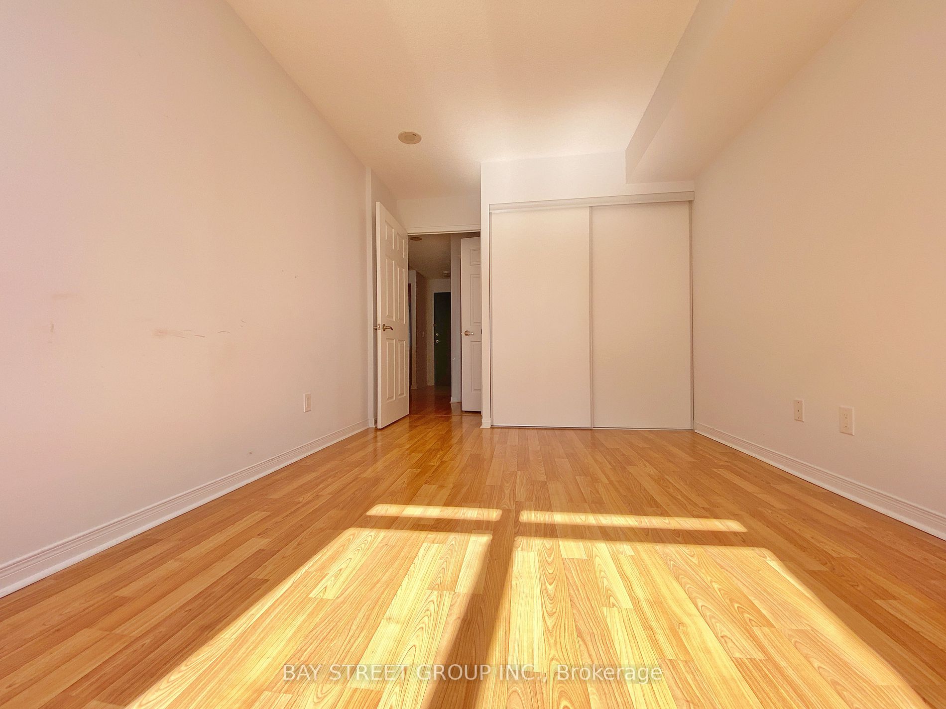 73 King William Cres, #705