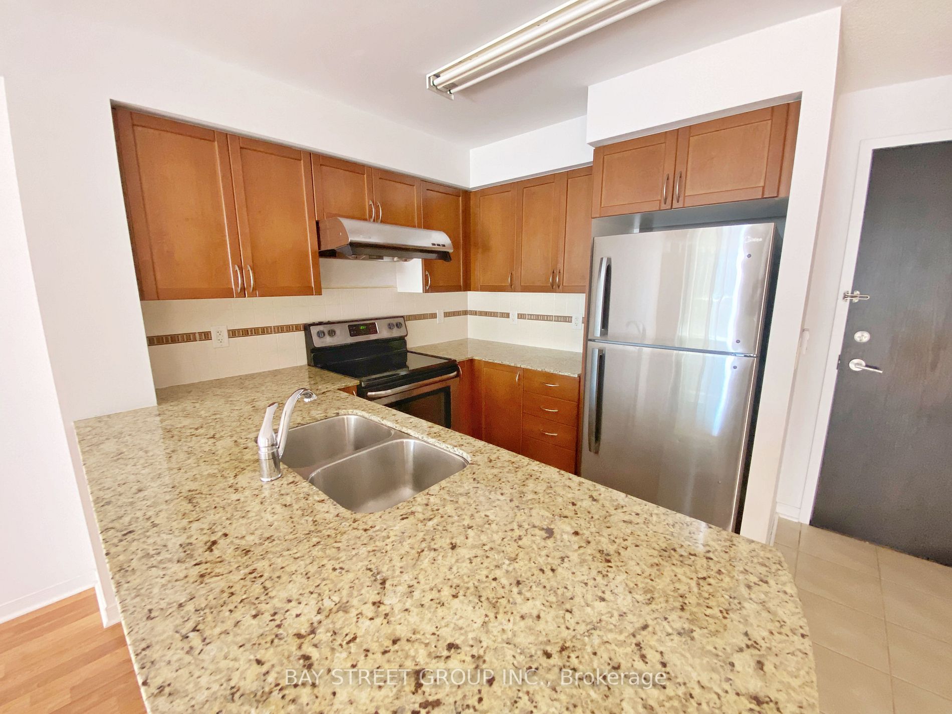 73 King William Cres, #705