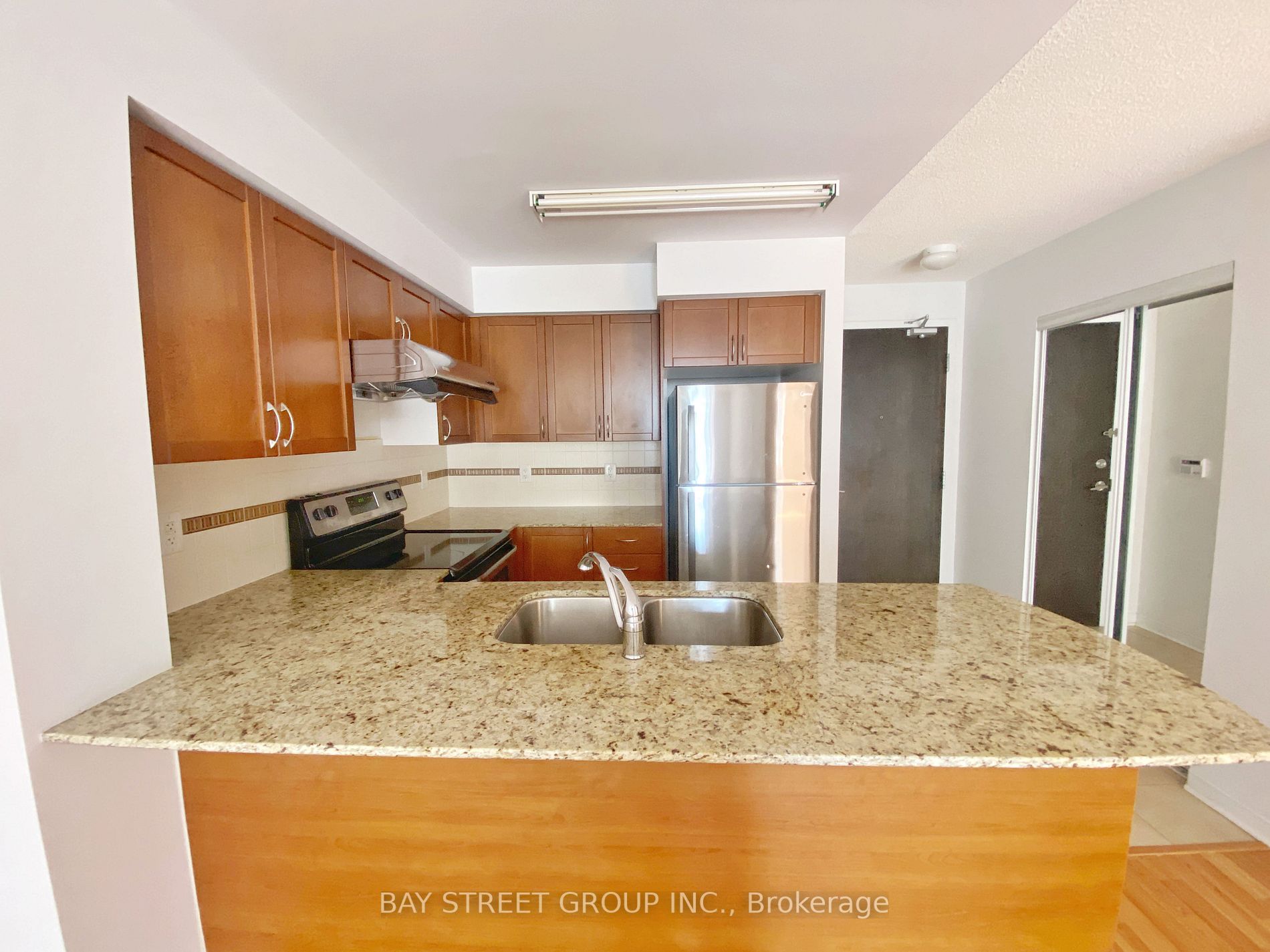73 King William Cres, #705