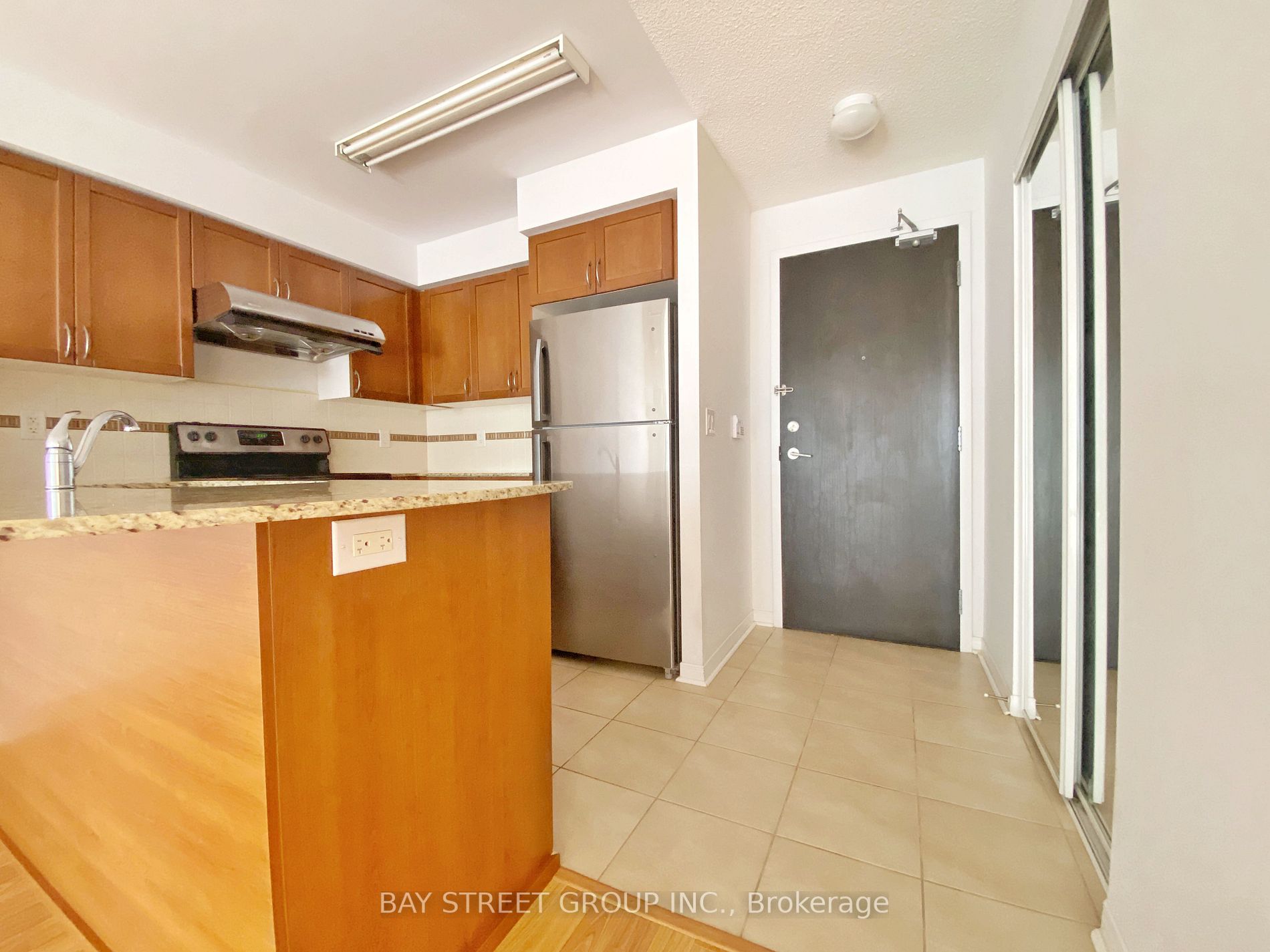 73 King William Cres, #705