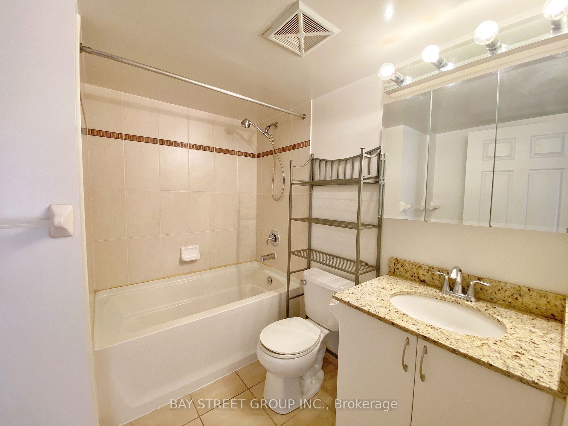 73 King William Cres, #705