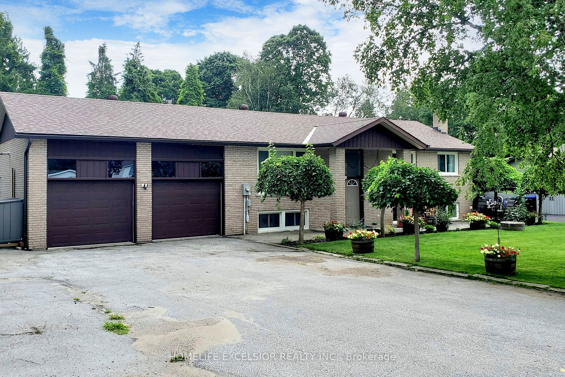 2841 Clarkesville Street