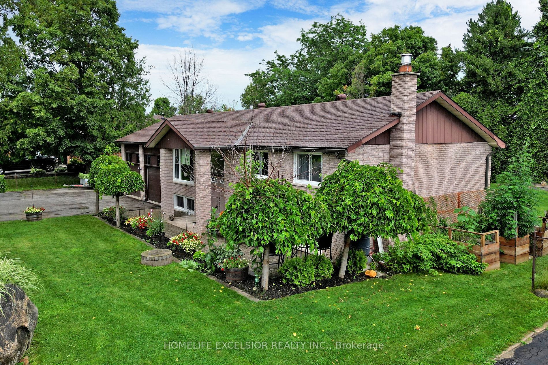 2841 Clarkesville Street