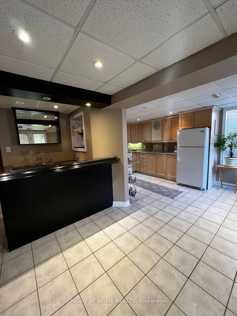 183 Humberland Dr, #Lower