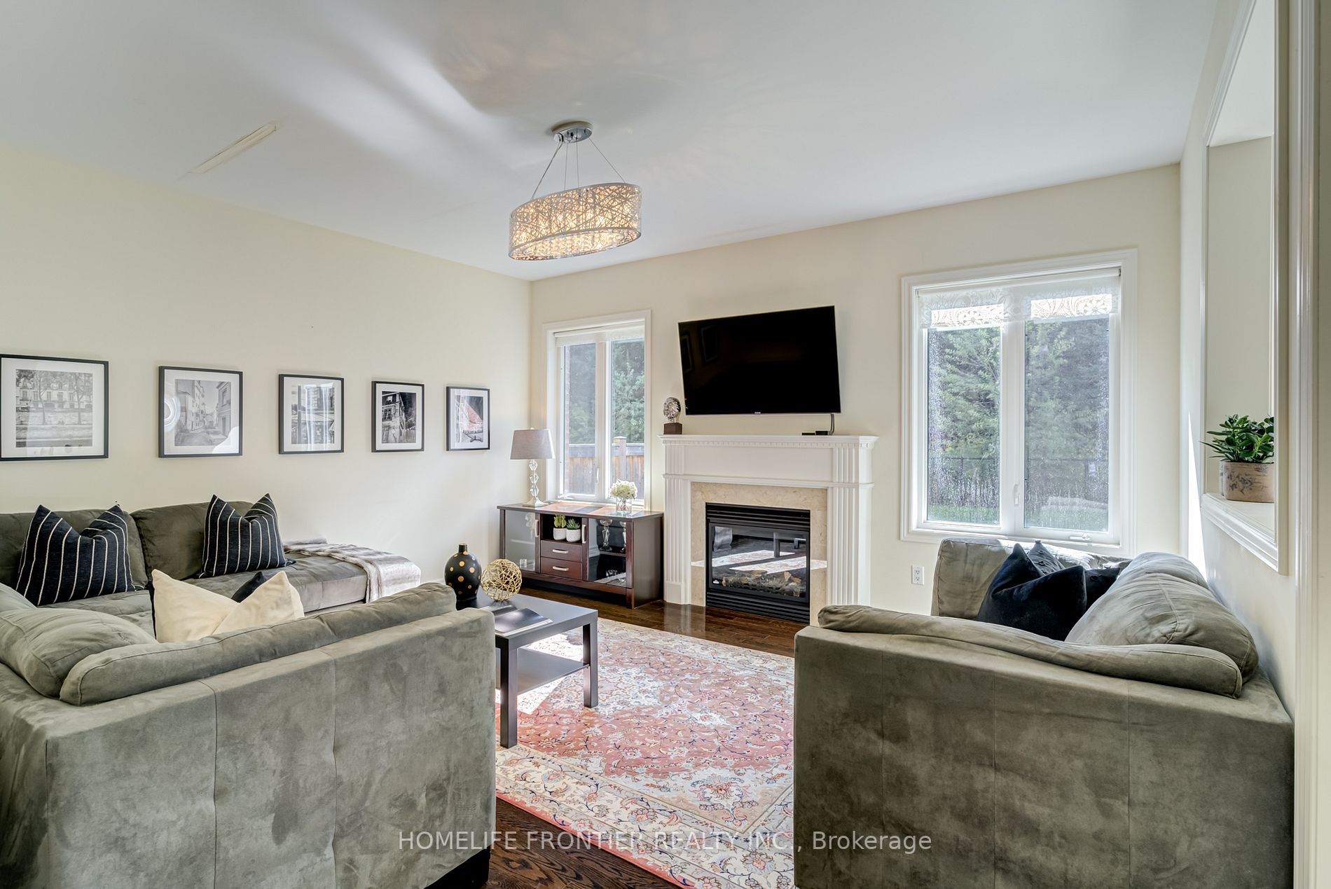 1211 Stuffles Crescent