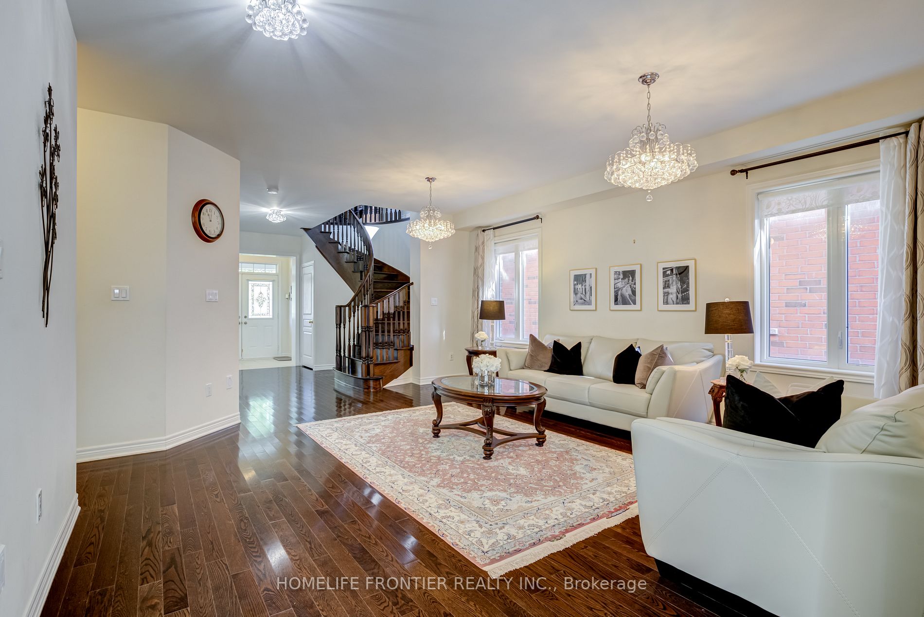 1211 Stuffles Crescent